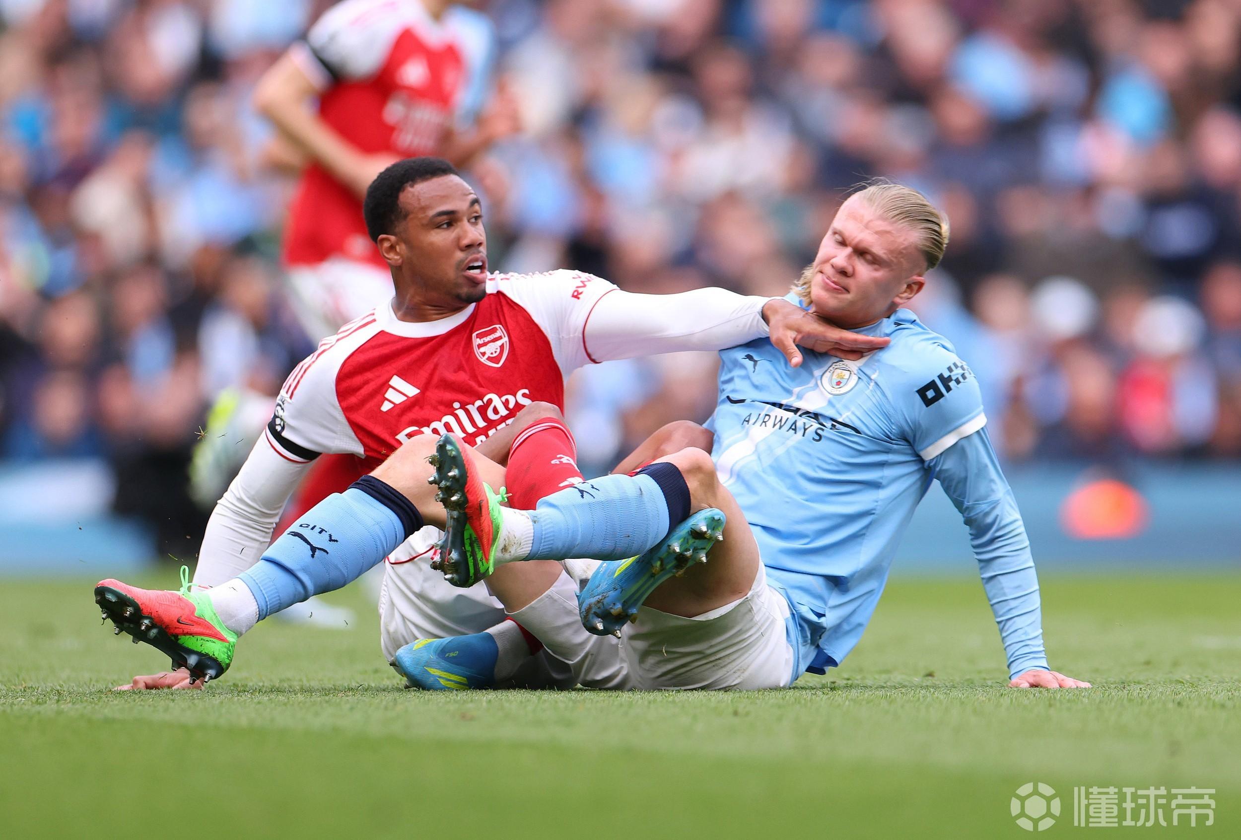 阿森纳2004年至今领跑973天但无冠，曼城同期领跑1200天取8冠