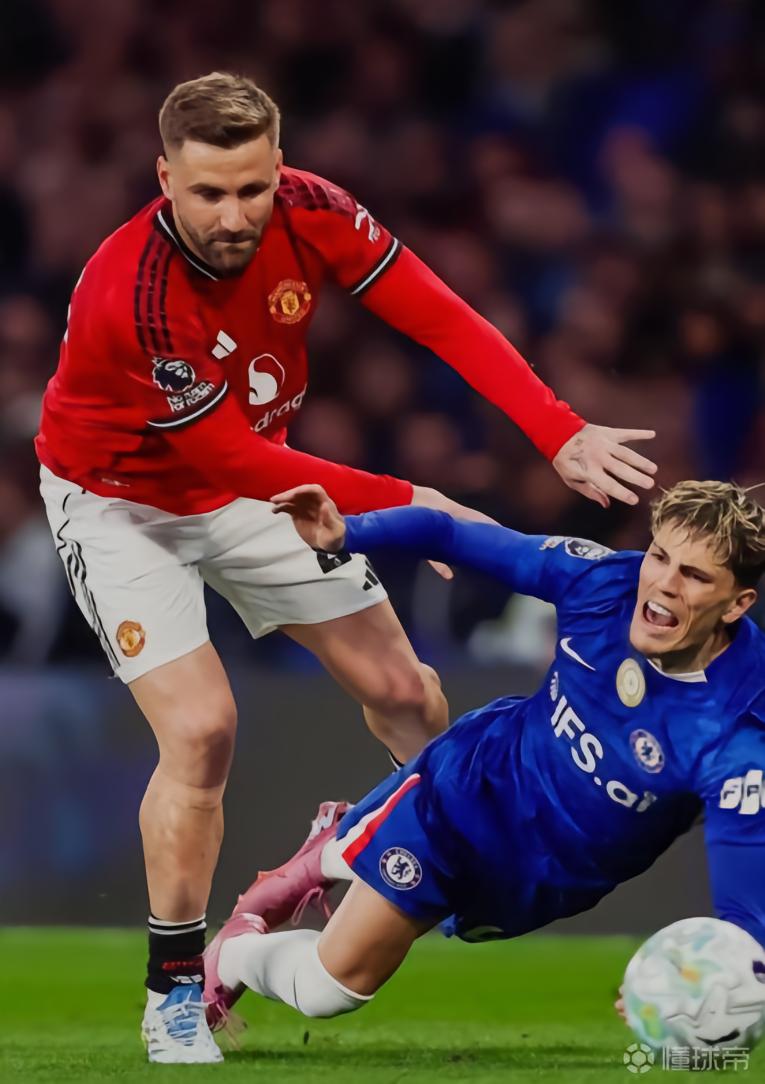 曼晚：曼联4000万镑卖掉加纳乔如今看来堪称神来之笔